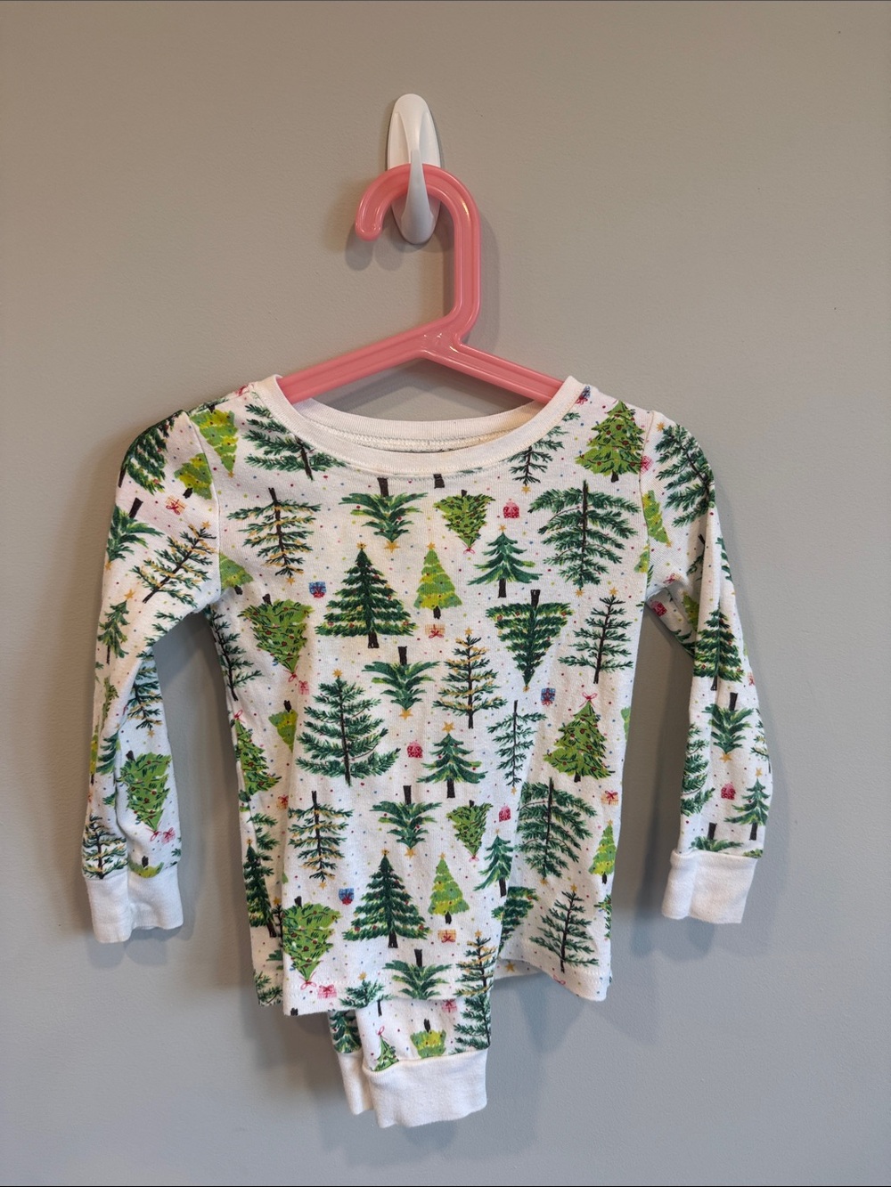Old Navy White Long-Sleeve Kids Tee with Green Tree Pattern
